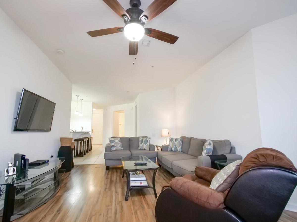 4br 2bath Balcony 5min Conv Center 2020ft Casa de Férias